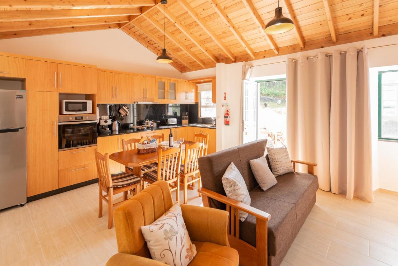 הוילה Calheta de Nesquim Casa Da Figueirinha מראה חיצוני תמונה
